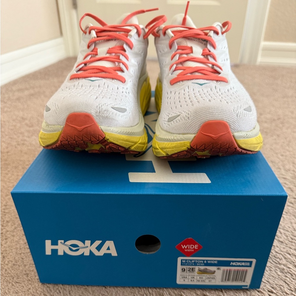 Hoka Clifton 8. Size 9 Wide
